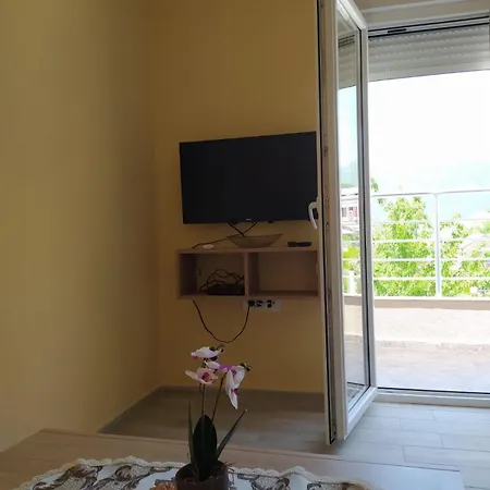 Rada Apartment Kavac Exterior photo